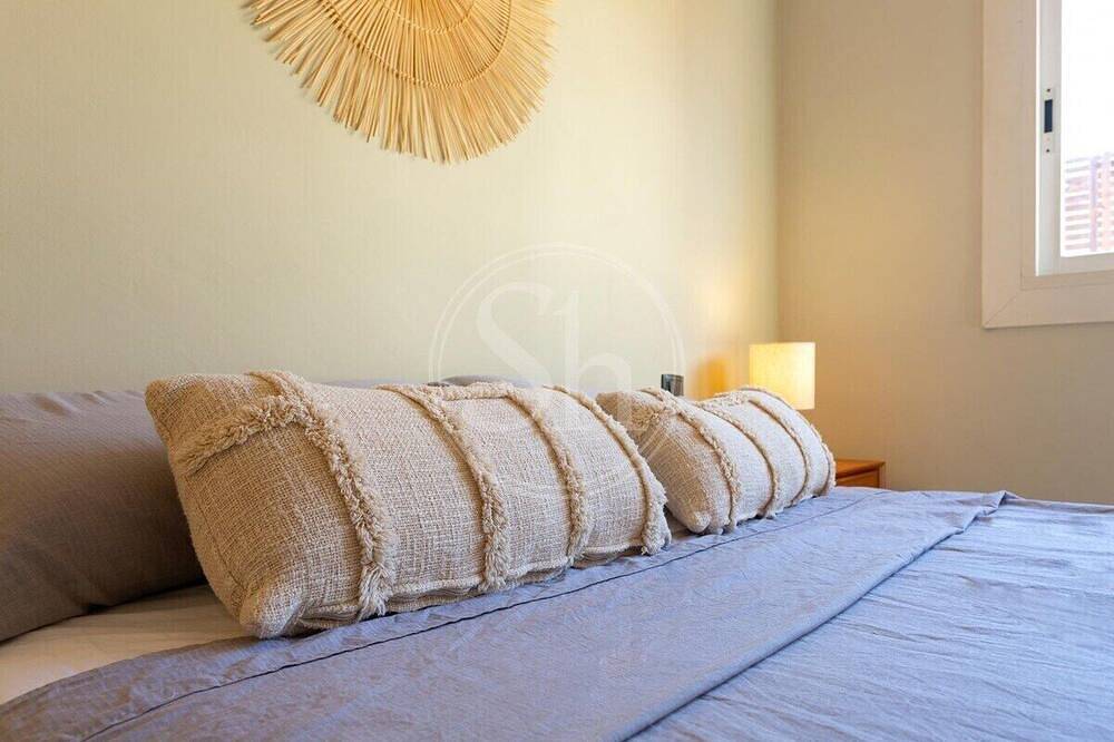 Entire apartment, Comfortable apartment near Park Guell in Barcelona, Barcelonès