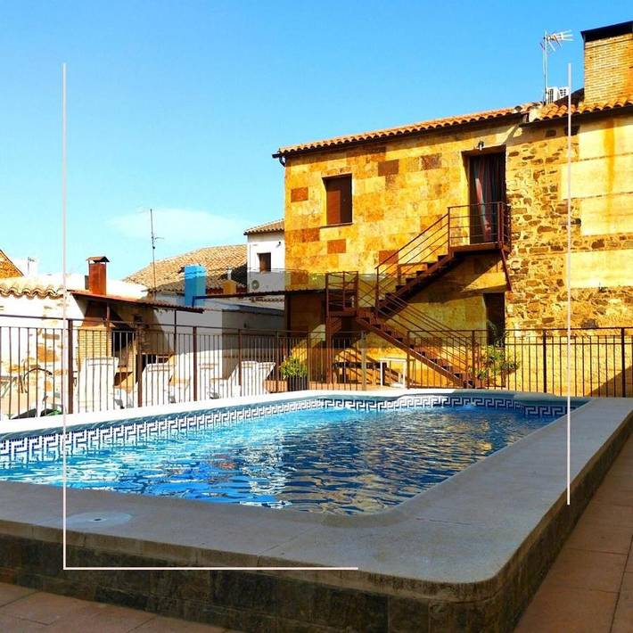 Casa rural para 17 personas, con piscina además de vistas y jardín en Corral de Calatrava