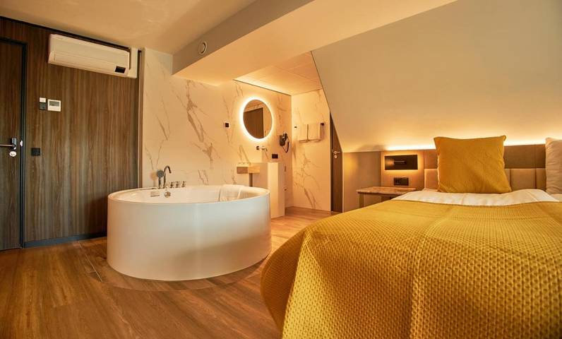 Hotel voor 4 personen, met whirlpool en terras in Hoogeveen