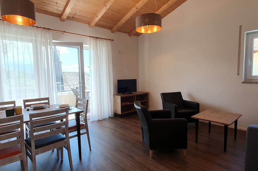 Ganze Wohnung, Ferienwohnung Hochplatte, 1. Stock, für bis zu 4 Pers., 48 qm in Grabenstätt, Chiemsee