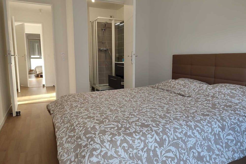 Apartamento entero, Bright apartment near Paris, terrace, parking in L'Haÿ-les-Roses, Valle del Marne