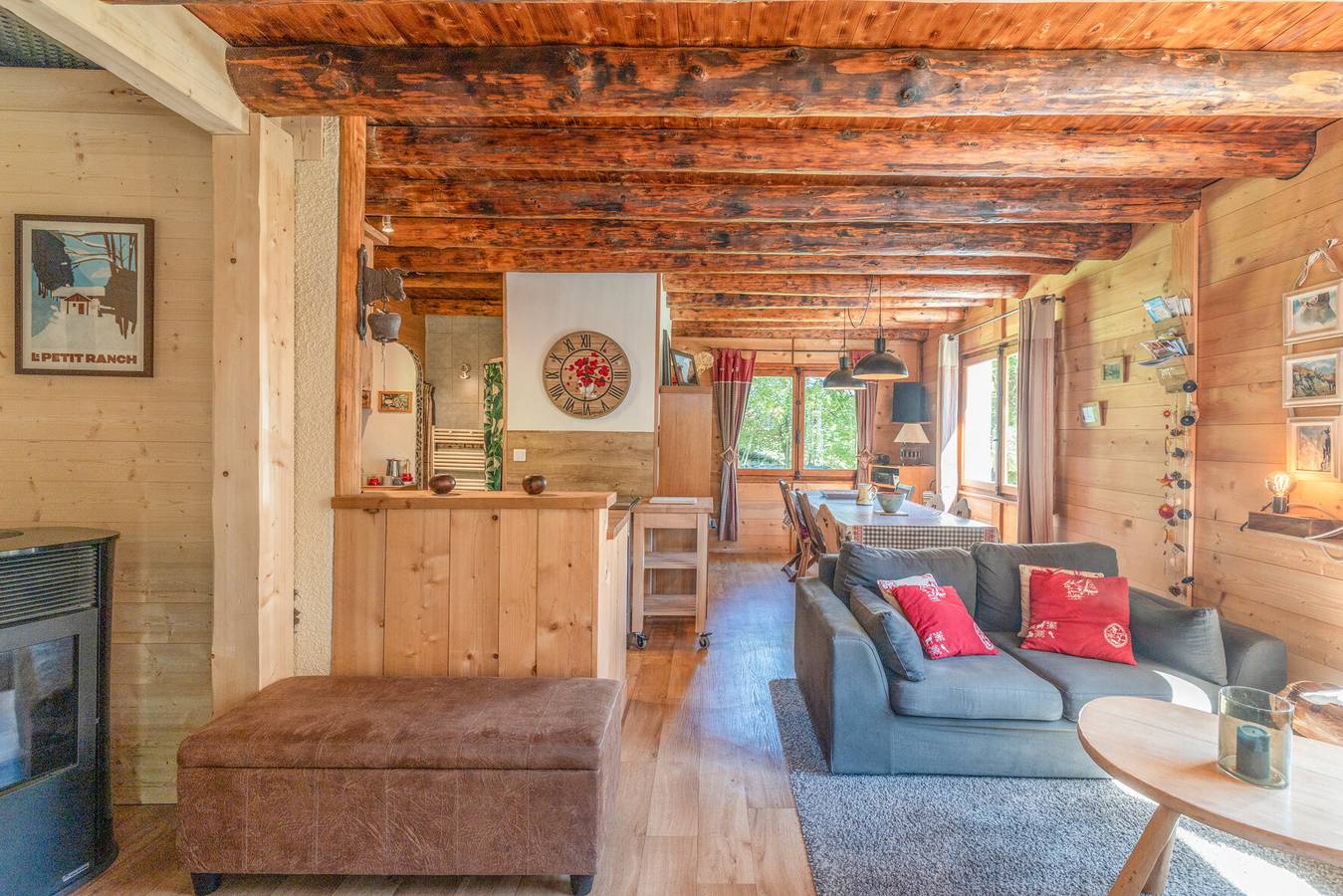 Chalet "Le Petit Ranch" with Mountain View and Private Garden in Le Reposoir, Bonneville region