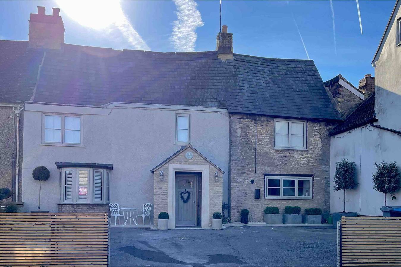 Cottage on high street, own parking and Ev charger in Chipping Norton, Oxfordshire