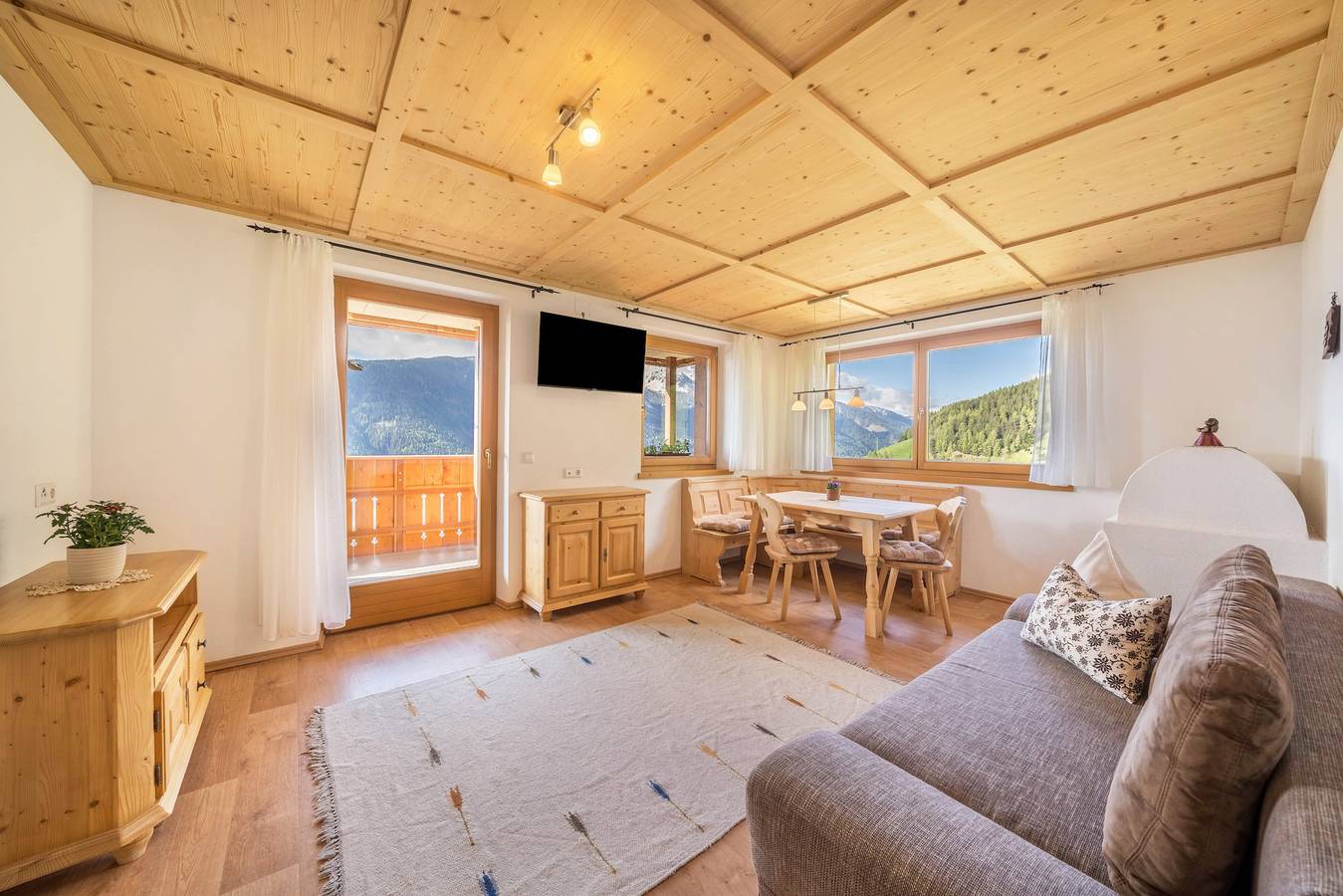 Appartamento intero, Appartamento 'Matscherhof Nikolaus' con vista sulle montagne, giardino in comune e balcone in Ultimo, Gruppo Ortles-Cevedale