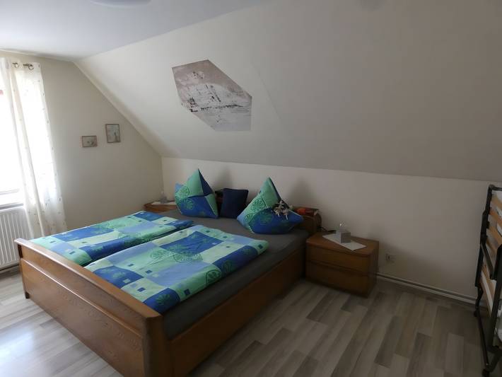 Hel lägenhet, Apartment 'Fewo Am Schloss' with Shared Pool, Shared Garden and Wi-Fi in Stavenhagen, Mecklenburgska sjöarna