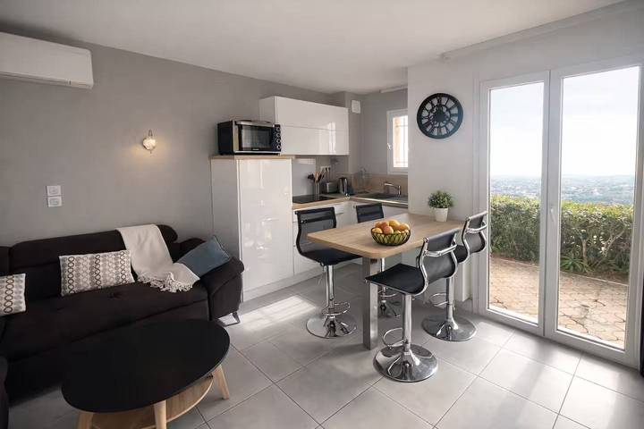 Ganze Ferienwohnung, Ferienwohnung für 4 Personen mit Pool in Les Issambres, Roquebrune-sur-Argens