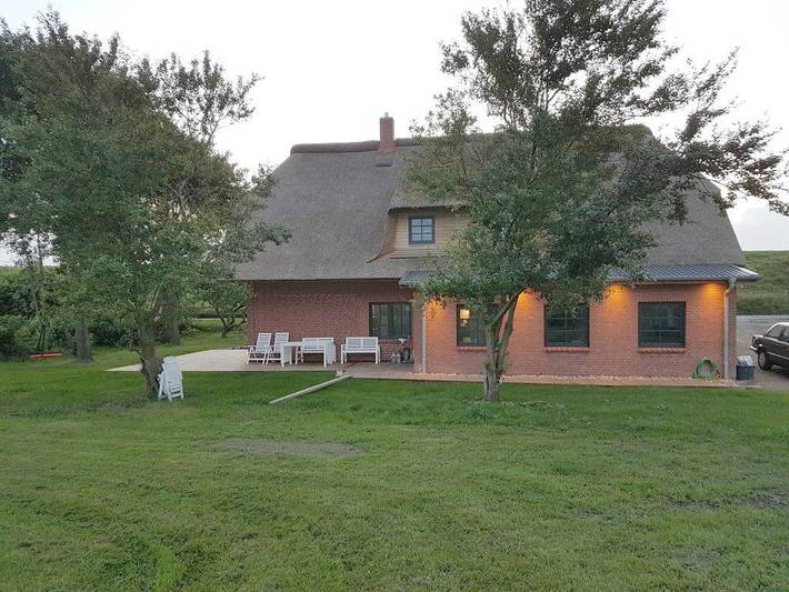 Ferienhaus für 8 Personen, mit Garten und Ausblick sowie Terrasse, kinderfreundlich in Poppenbüll - 2