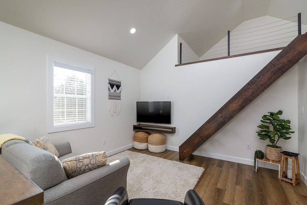 The Aspen . Trailside Lodging in Holmes County