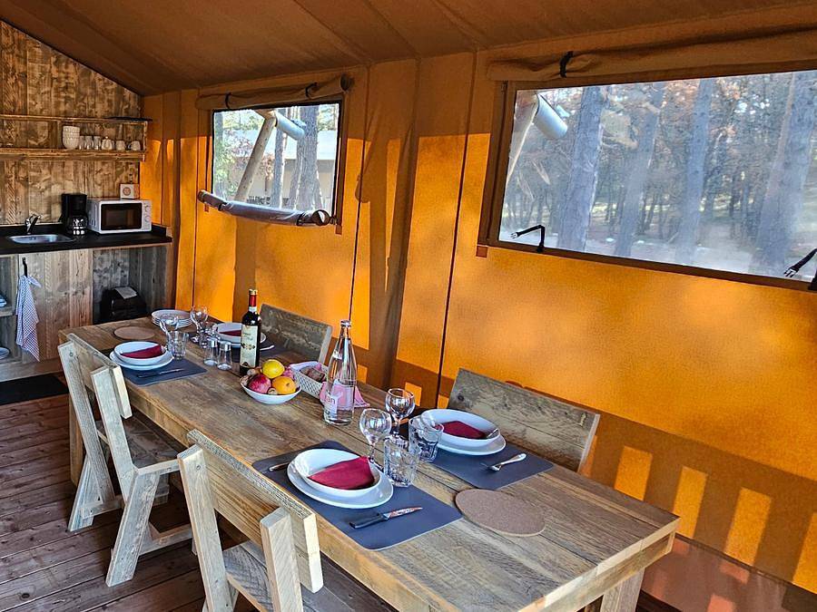 Camping Verdon les Grands Domaines - Tienda de lona y madera 4 personas - Tienda Lodge - 35 m² - 2 habitaciones - Pmr in Saint-Laurent-du-Verdon, Parc naturel régional du Verdon
