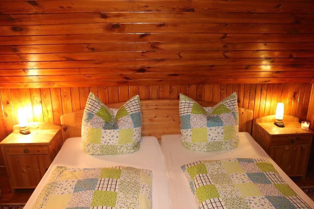Ganze Wohnung, Ferienwohnung Schwörerhof mit Bergblick, privater Terrasse und Wlan in Schuttertal, Hochschwarzwald