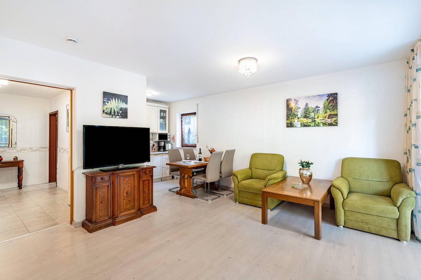 Ganze Wohnung, Ferienwohnung 'Rosa 2' mit Balkon und Wi-Fi in Bad Herrenalb, Nordschwarzwald