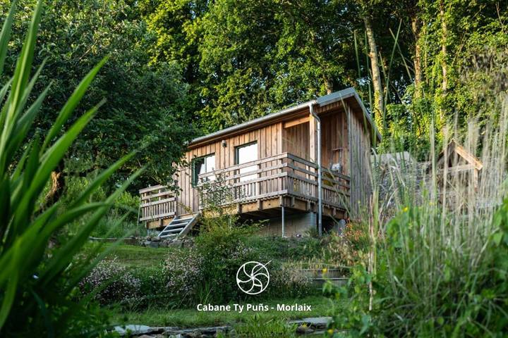 Chalet pour 3 personnes, avec Jacuzzi et Terrasse ainsi que Jardin et Vue à Morlaix