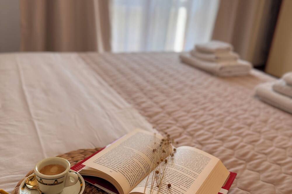 Entire apartment, Gardalake Appartamento in Castelnuovo del Garda, Garda Mountains