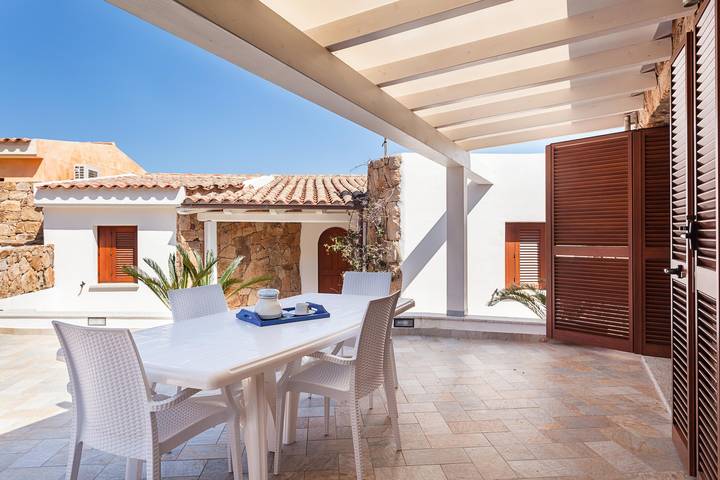 Holiday Home “Villetta Bianca” with Terraces & Shared Pool in Porto San Paolo, Loiri Porto San Paolo