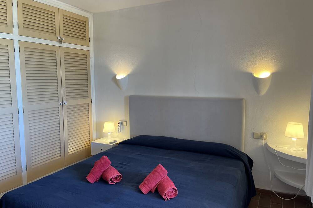 Apartamento entero, Primerísima linea de mar junto a la playa in Fornells, Es Mercadal