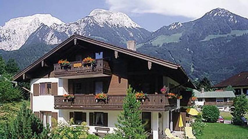 Hütte für 4 Personen, mit Terrasse und Garten, mit Haustier am Königssee