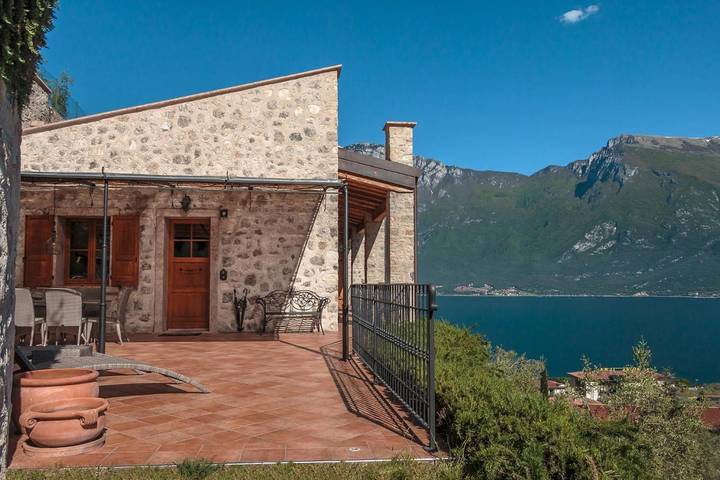 Villa voor 4 personen, with uitzicht op het meer and uitzicht as well as tuin aan het Gardameer