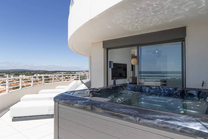 Appartement de vacances pour 9 personnes, avec balcon/terrasse et jacuzzi