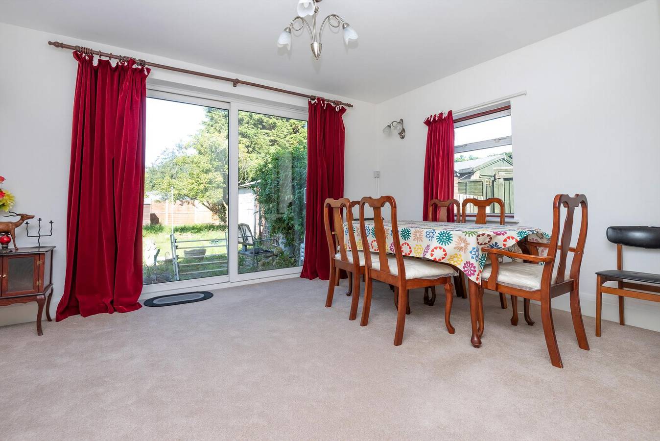 Lovely home in Ilford with parking in Redbridge, Londen