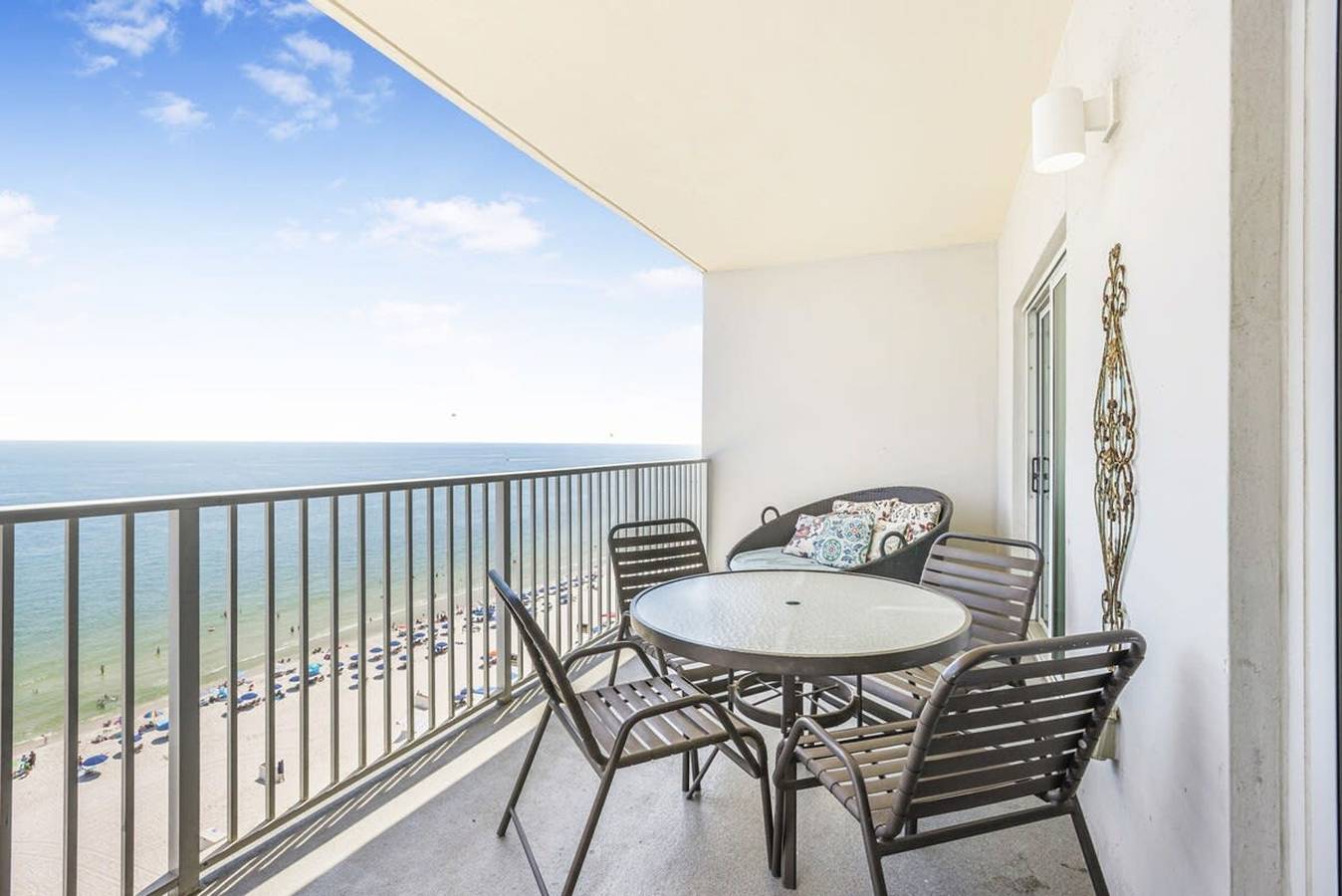 Entire apartment, Seawind 1208 Beach front Zero Entry Pool in Gulf Shores, Mobile Bay