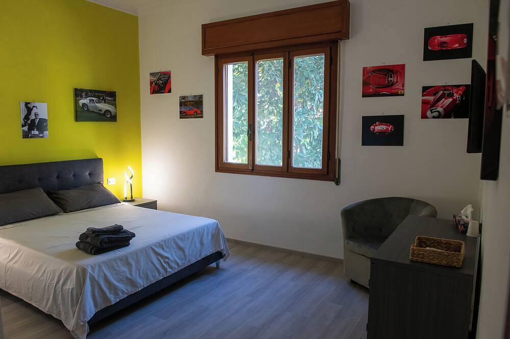 Casa Rivazza Villa, Park, Parking, Private grandstand overlooking the Imola circuit in Imola, Provincia de Bologna