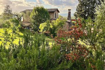 Cottage pour 12 personnes, avec piscine et jardin, animaux acceptés à Giove