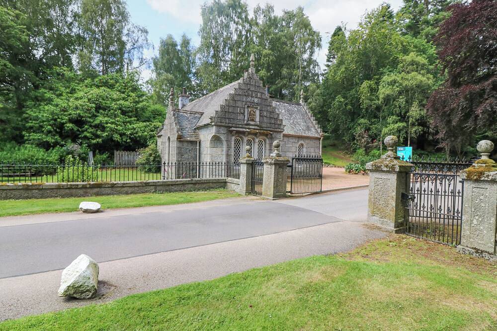 East Lodge - Crathes Castle, pet friendly, with a garden in Banchory in Banchory, Aberdeenshire