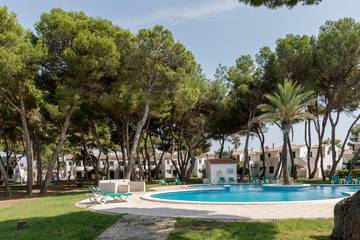 Gîte pour 4 personnes, avec piscine ainsi que vue et jardin dans Son Xoriguer