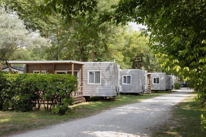 Camping für 6 Personen, mit Kinderpool und Garten sowie Pool und Ausblick in Punta Sabbioni - 2