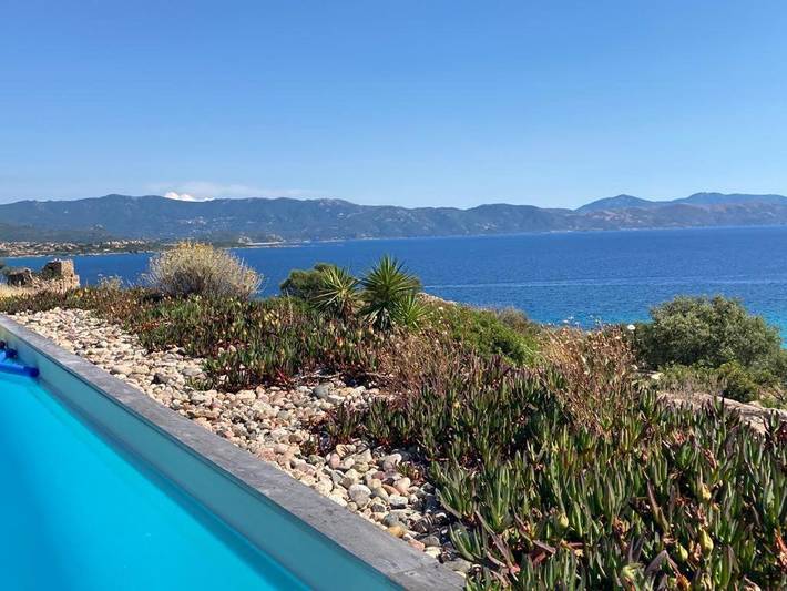 Villa pour 10 personnes, avec Terrasse et Jardin ainsi que Piscine et Vue dans Sagone