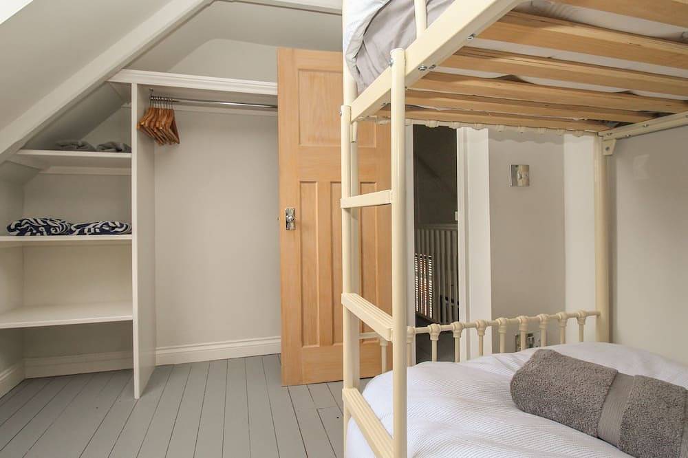 St Mary'S Chapel, family friendly, with open fire in West Lulworth in Lulworth Cove, Dorset