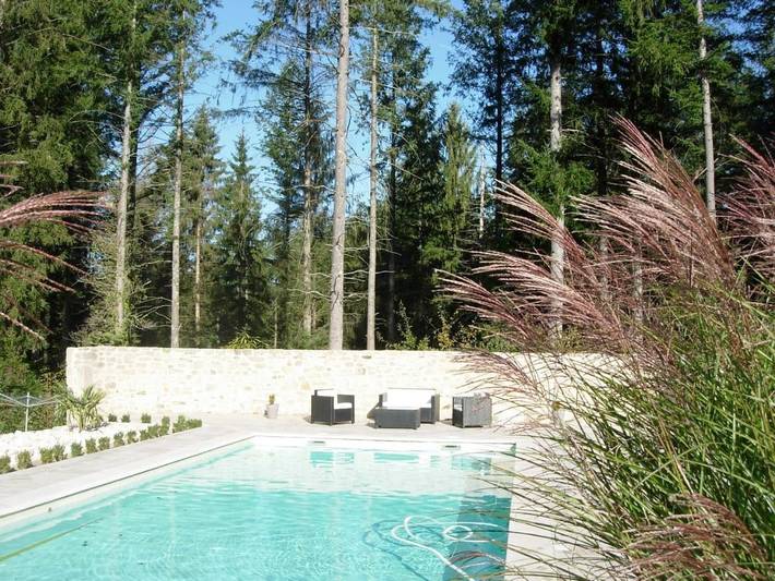 Location de vacances pour 2 personnes, avec piscine et vue sur le lac ainsi que jardin et vue dans Sousceyrac-en-Quercy - 3