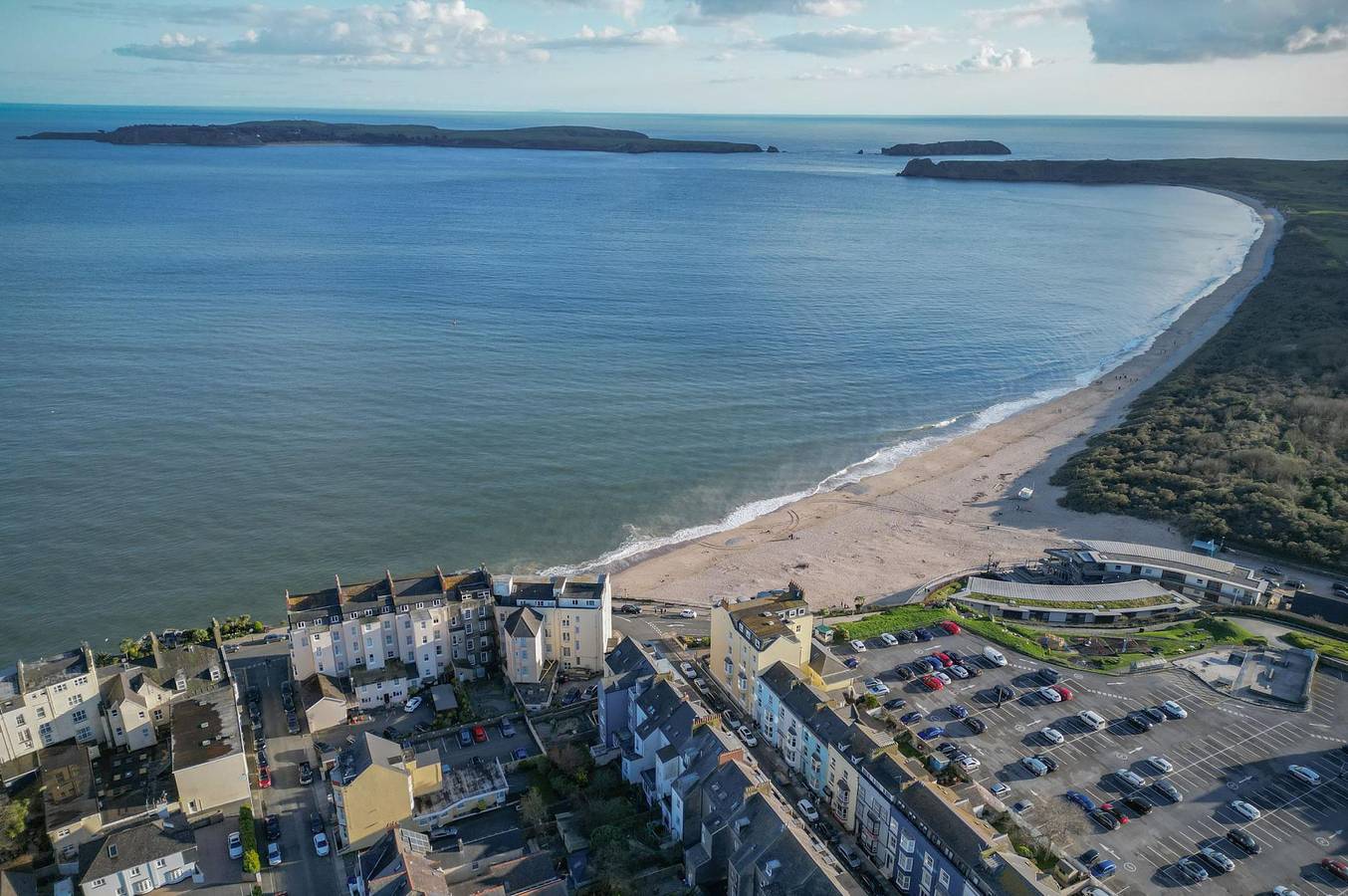 Entire apartment, Caldey Island View - 2 Bedroom Apartment - Tenby in Tenby, Pembrokeshire