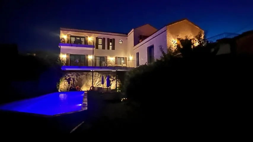 Ferienwohnung für 3 Personen, mit Pool und Ausblick sowie Garten - 1