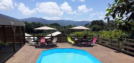Cottage pour 4 personnes, avec jardin et piscine ainsi que vue et terrasse à Lamentin (Guadeloupe)