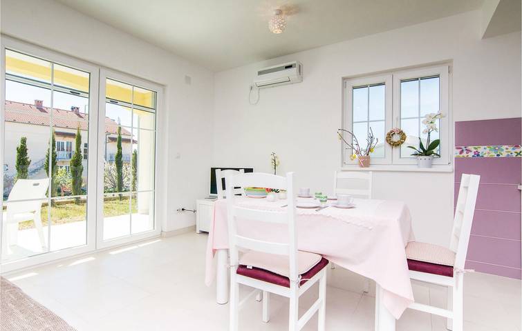 Ferienwohnung für 2 Personen, mit Terrasse in Pakostane - 4