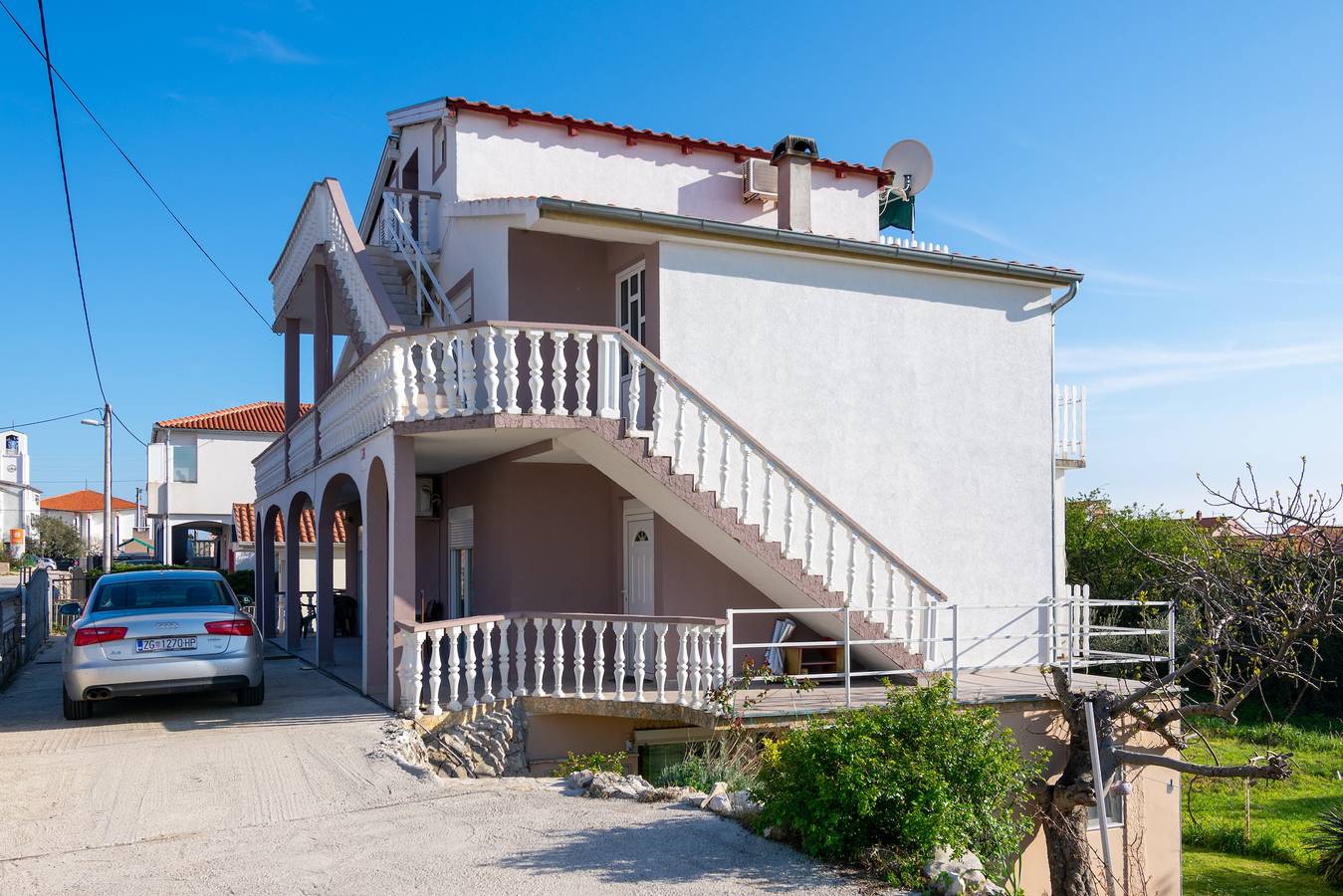 Ganze Wohnung, 2-Zimmer-Ferienwohnung mit Terrasse und Meerblick Bibinje, Zadar A-14773-a in Bibinje, Zadar