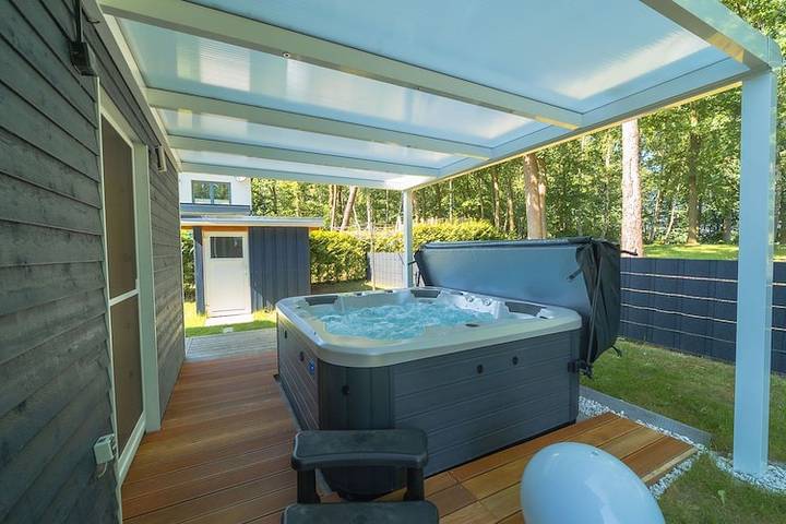 Ferienhaus für 8 Personen, mit Whirlpool und Sauna sowie Terrasse und Garten am Dümmer See (Mecklenburg-Vorpommern) - 2