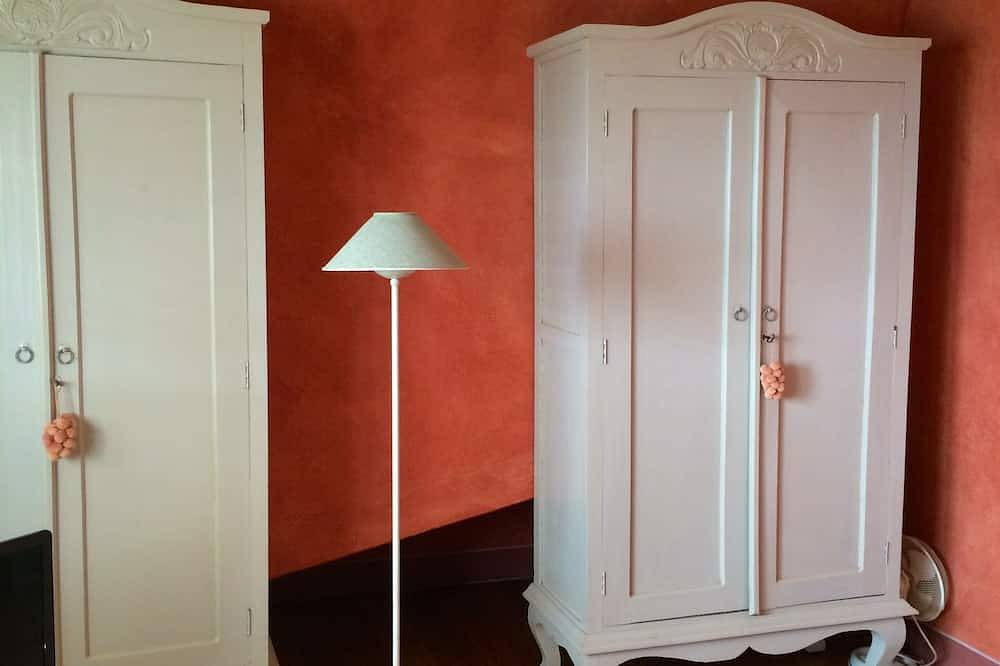 Ved portene til Lucca. Kunsten å bo i Toscana: Sjarmerende hus med svømmebasseng in Lucca, Provinsen Lucca