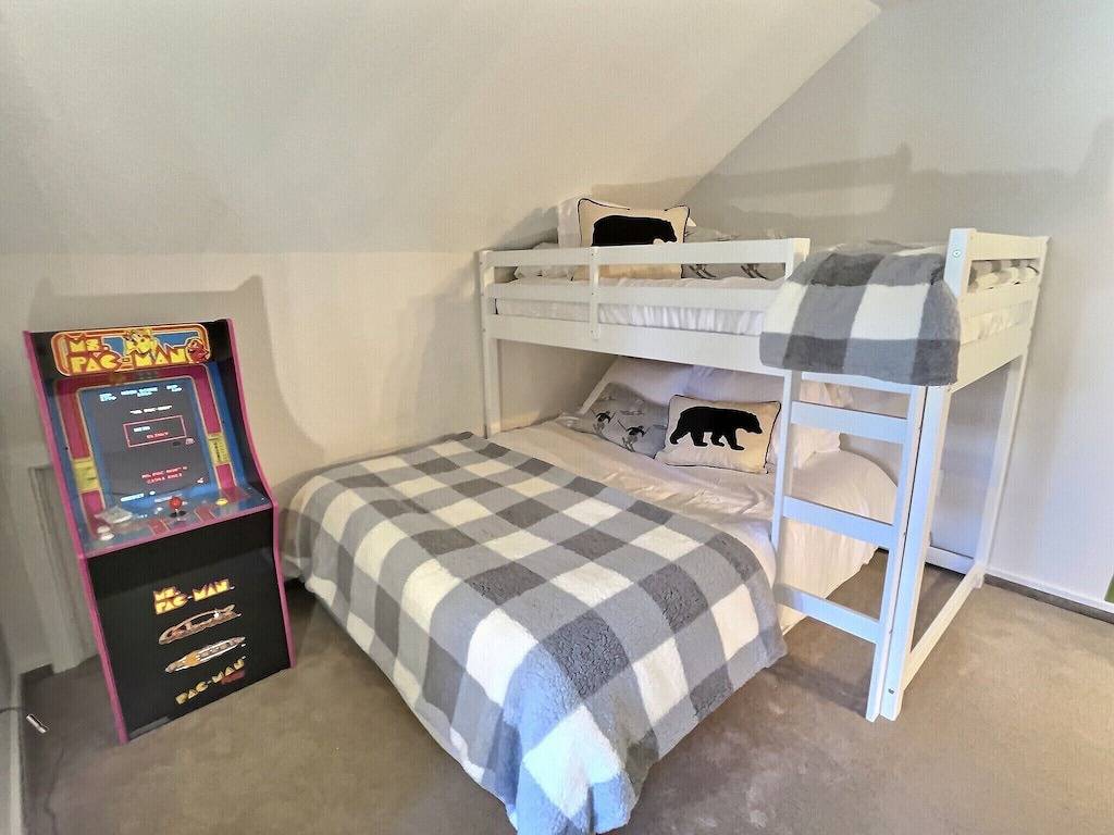 Ganze Wohnung, Firbear- Pool, Gym, Hot tub. in Killington, Rutland County