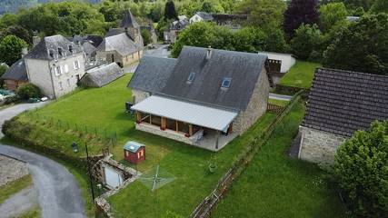 Gîte pour 6 personnes, avec jardin et terrasse à Marcillac-la-Croisille