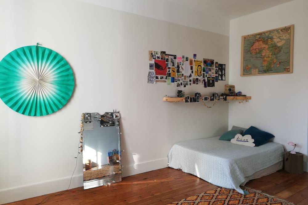 Appartement entier, Spacieux et lumineux appartement de 163m2 restauré avec cachet Centre Ville in Cahors, Quercy