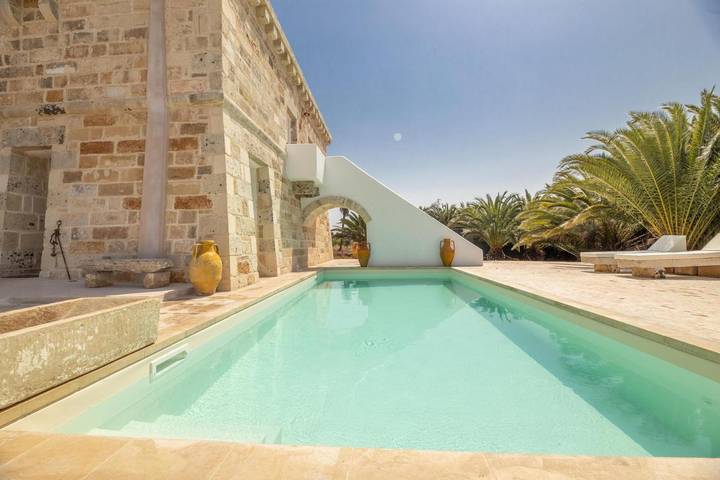 Villa per 9 persone, con terrazza e piscina in Alliste