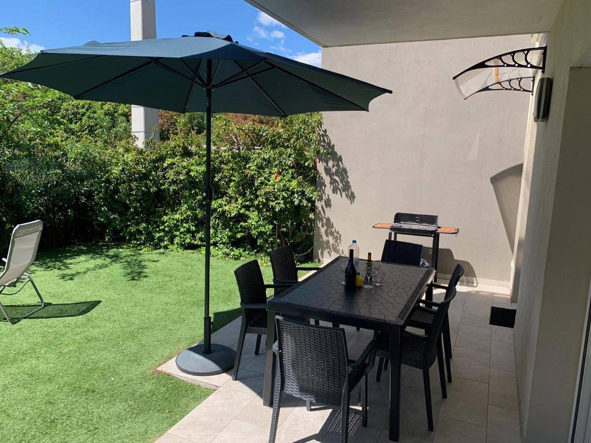 Bord De Mer, Commerces Rivière 15mn in Santa-Lucia-di-Moriani, Arrondissement de Corte