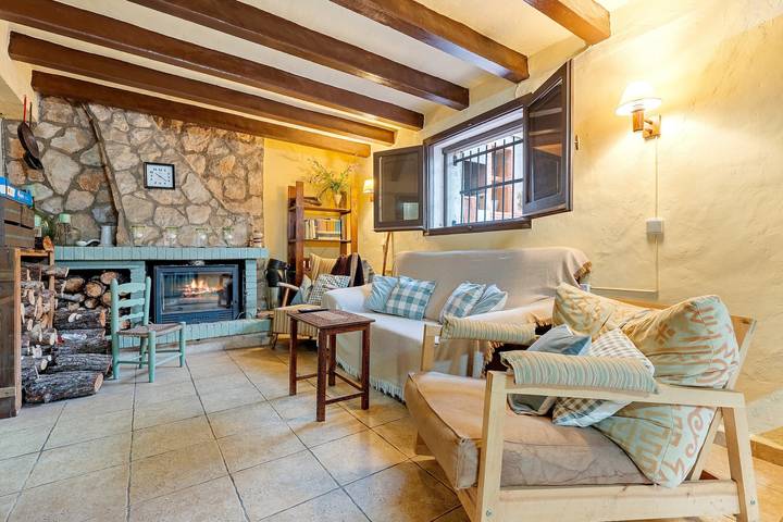Apartamento para 6 personas, con Balcón y Jardín en Miravet