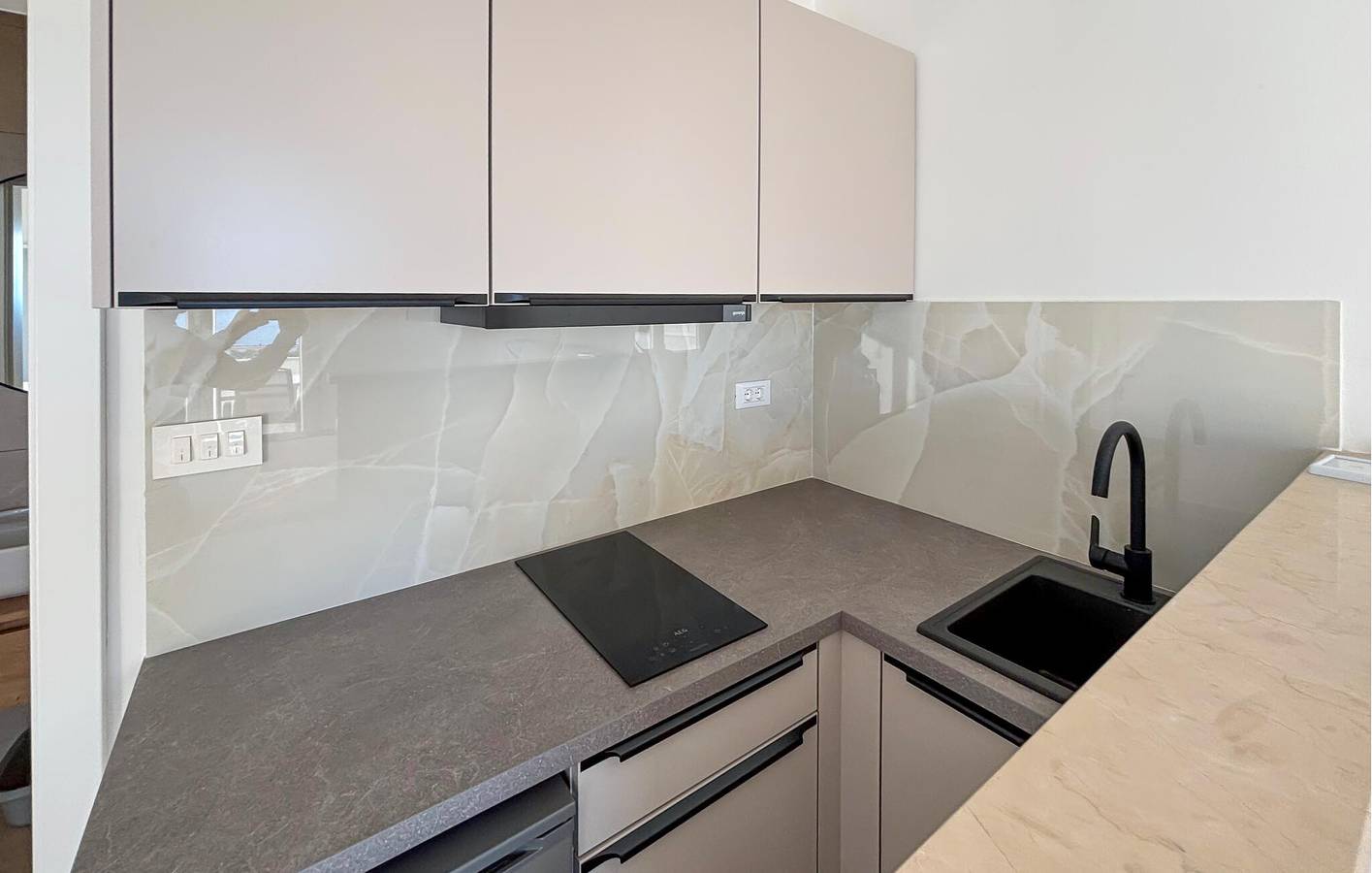 Ganze Ferienwohnung, Gemütliche Ferienwohnung in der Nähe des FKK-Strandes Nugal mit Terrasse und WLAN in Tucepi, Makarska Riviera