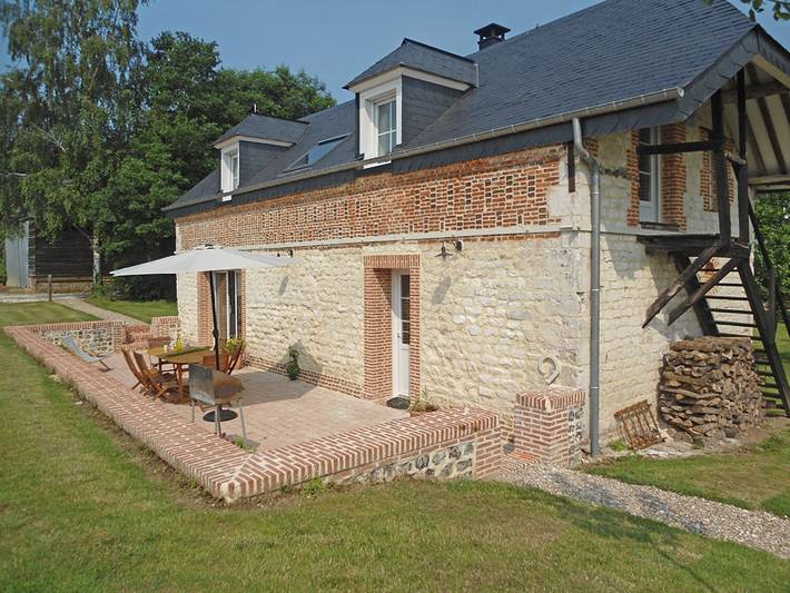 Gîte pour 6 personnes, avec jardin et terrasse à Bréauté