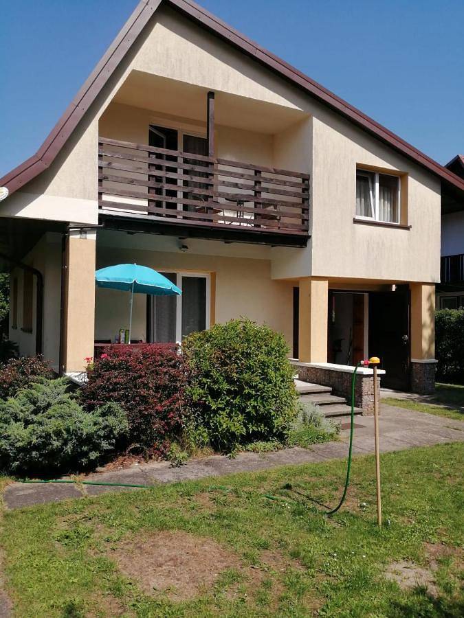 Ferienhaus für 7 Personen, mit Garten und Pool sowie Terrasse, mit Haustier - 1