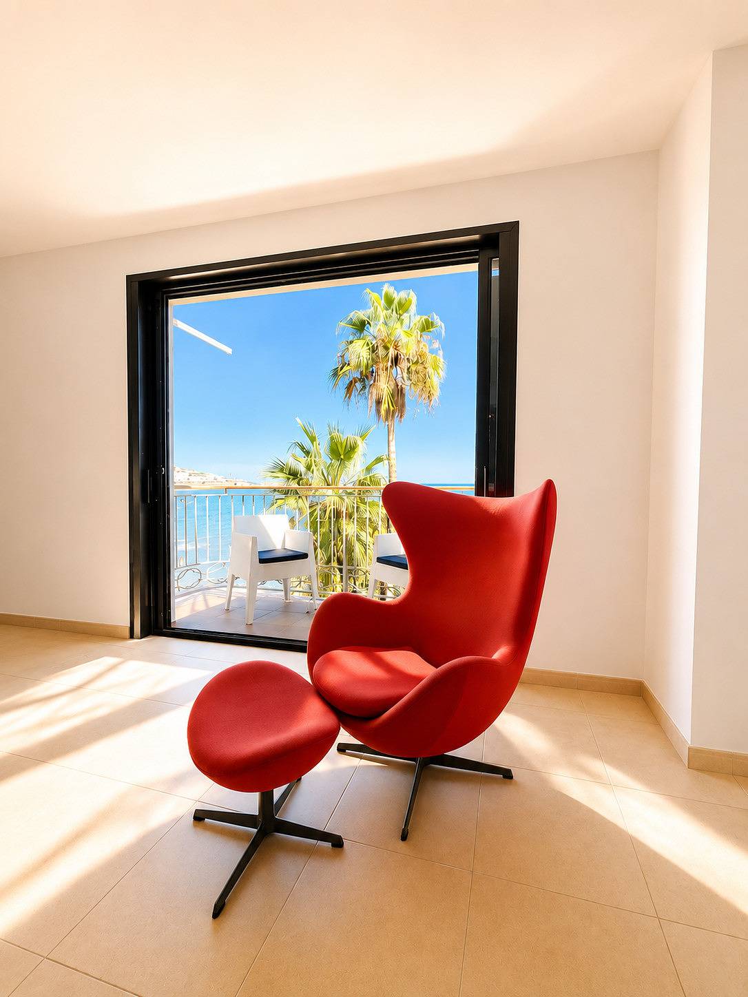 Entire apartment, Holiday apartment for 4 people with balcony in Platja de Sant Sebastià (Sitges), Sitges