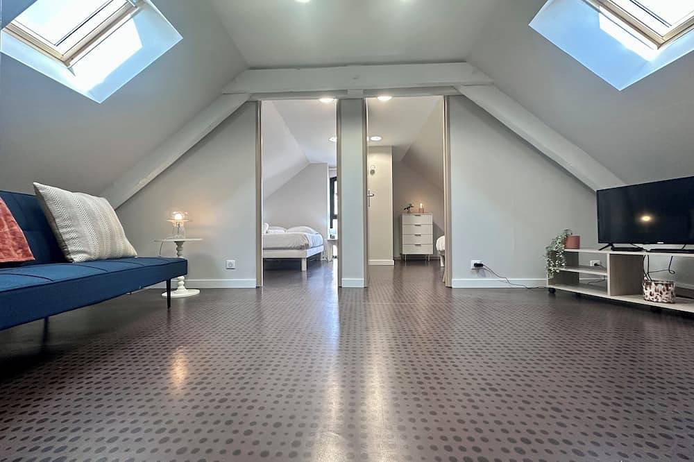 Entire apartment, Casa Foch - T3 pour 3 personnes - Parking - Proche Hyper Centre in Brive-la-Gaillarde, Massif Central
